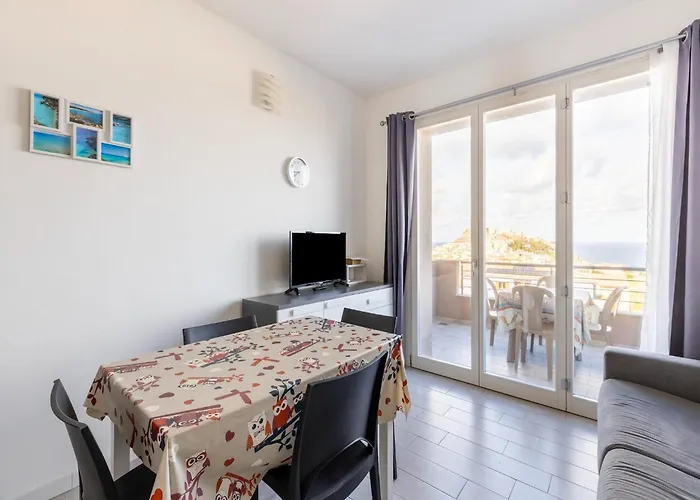 Apartamento Vista Mare E Castello, Piscina E Posto Auto